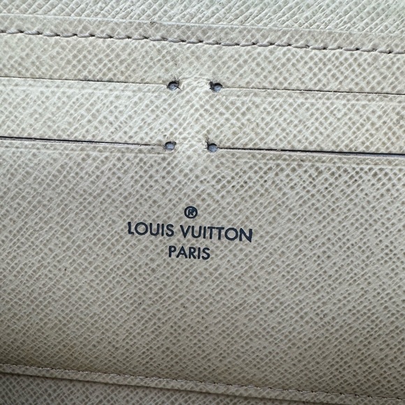 Louis Vuitton Zippy Wallet – Damier Azur Canvas – Zip Around Classic - Picture 7 of 12